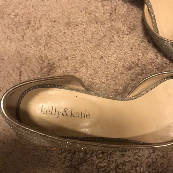 Heels - Picture 2 of 3